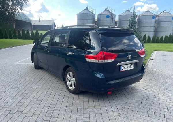 Toyota Sienna cena 62000 przebieg: 298000, rok produkcji 2011 z Słupsk małe 172